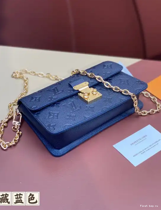First bag ru LOUIS Métis VUITTON On Chain Wallet 0621